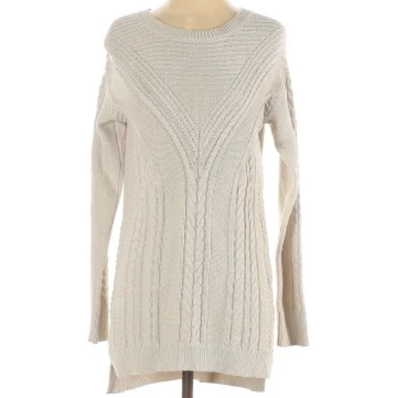 a.n.a Sweaters - a. n. a Crew Neck Sweater Cream Cable Knit Medium